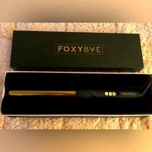 FoxyBae curling wand
